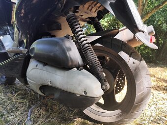 Yamaha maxster 125 - 13