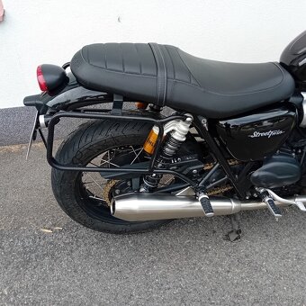 Triumph Street Twin 900 - 13