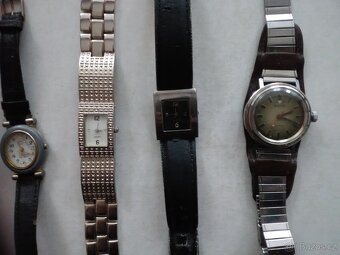 Prodám starší hodinky a budíky - nefunkční - 13