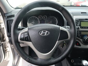 Hyundai i30 1.6CVVT,90kW,Trikolor,NovéČR - 13