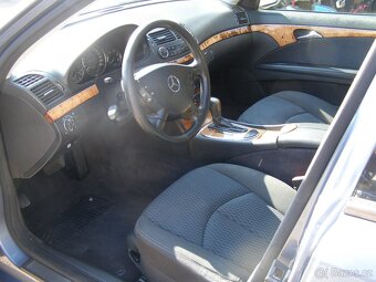 E 220CDI KOMBI 2 majitel RV 2006 po STK - 13