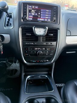 Dodge Grand Caravan - 13