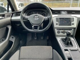 Volkswagen Passat 1.6 TDi Panorama-LED-Navigace - 13