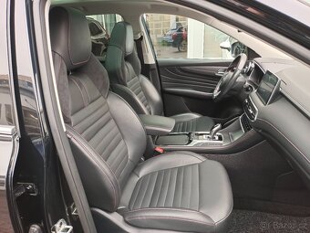 MG EHS PHEV Luxury 1.5 190kW AUT. 77tkm Panorama kam 360° - 13