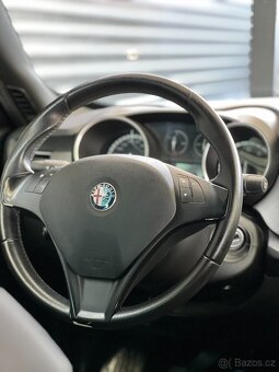 Alfa Romeo Giulietta 88 kW, 1.4T, PANORAMA, ALU - 13