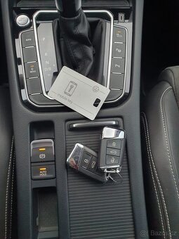 VW PASSAT B8 GTE 1.4 TSI HYBRIDE 218 KONÍ DSG  ROK  2021 - 13