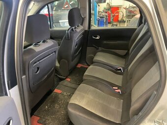 Renault Megane Scenic - 13