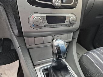 Ford Focus 2.0 i - 13