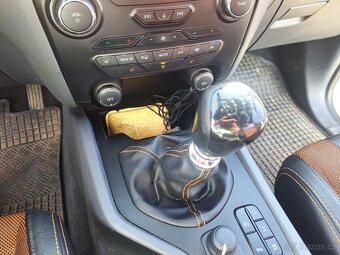 Ford Ranger WILDTRAK 3.2 2016 MANUÁL ALUROLETA BEZ ADBLUE - 13