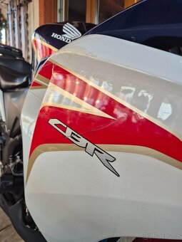 Honda CBR 250R (2011) - 13