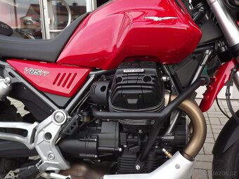 Moto Guzzi V85 TT - 13