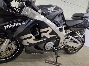Honda CBR 900 RR Fireblade - 13