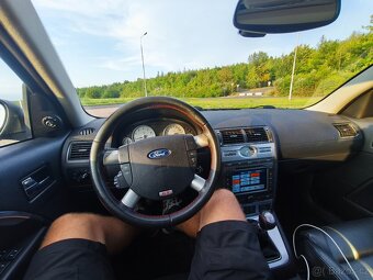 Ford Mondeo ST 220 - 13