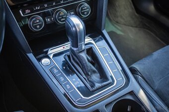 Volkswagen Passat Variant 2.0 BiTDI Highline 4Motion DSG - 13