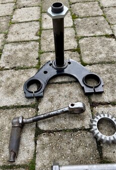 Jawa pérák, kývačka, Ogar - díly - 13