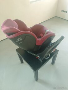 Prodám autosedačku Britax Römer Dualfix M i - size - 13