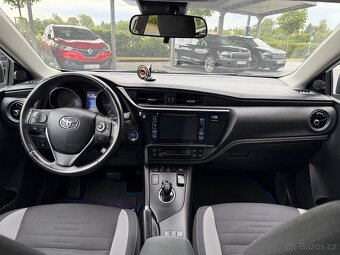 Toyota Auris Hybrid combi / 2016 - 13
