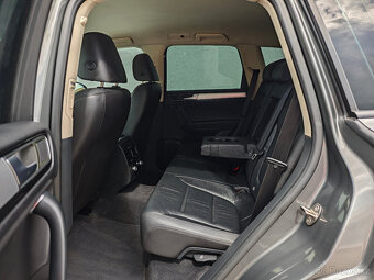 Volkswagen Touareg 3.0TDi V6 4x4 Xenon 360°Kamera - 13