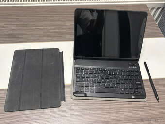 iPad 8. generace (A2270) 32 GB Wi-Fi – s klávesnicí, perem a - 13