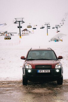 Hyundai Tucson JM 2.0i 104 kW 4WD LPG | TZ 2200KG | TOP STAV - 13