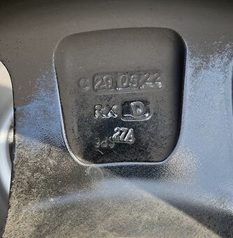 Alu 6x16 5x130 ET68 pneu 225/75/16C - 13