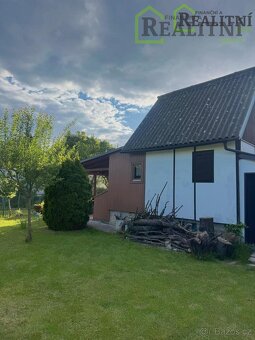 Prodej krásné chaty v žádané lokalitě Prahy 12- Cholupicích. - 13