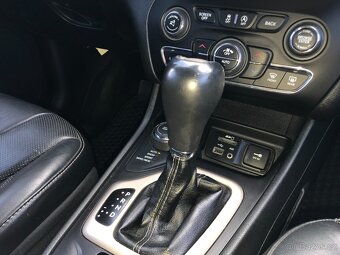 Jeep Cherokee 2,0 - 13