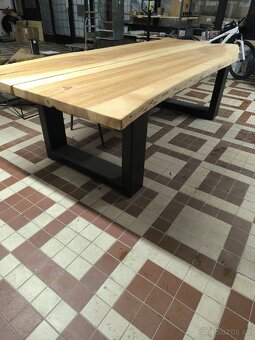 Jídelní stůl - 13