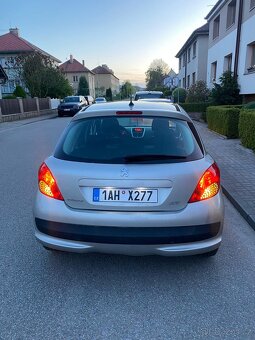 Peugeot 207 1.4 VTI 70 KW - 13
