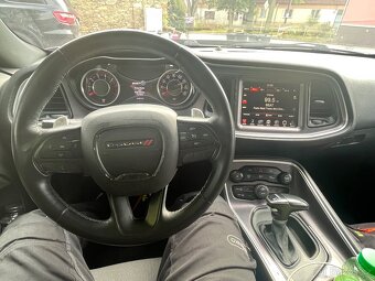 Dodge Challenger 5.7 - 13
