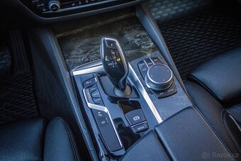 BMW 5 Touring 530d xDrive A/T 2019 - ZÁRUKA 1 rok/30000km - 13