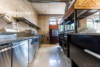 Pronájem vybavené restaurace s terasou - 13
