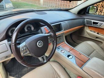 Jaguar XF 3.0 D - 13