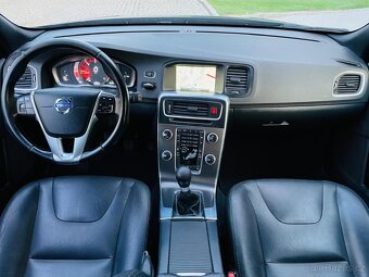 Volvo V60 2.0D3 5VÁLEC MANUÁL LED TAŽNÉ SENZORY FACELIFT - 13