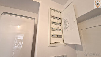 Byt 2+KK, prvotřídní vybavení kuchyně a koupelny, nízké nákl - 13