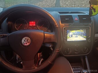 Prodám vymnenim Volkswagen Jetta 1.9 tdi 77 ke rv 2008 - 13