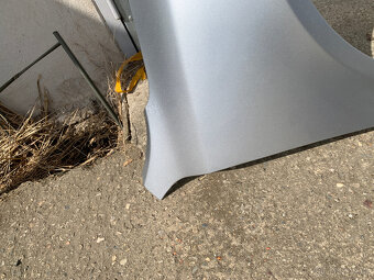 predni blatnik skoda octavia II 2 pravy stribrny - 13