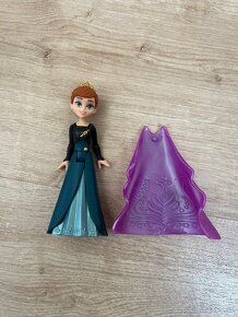 Figurka Elsa a Anna Frozen Ledové království Hasbro. - 13