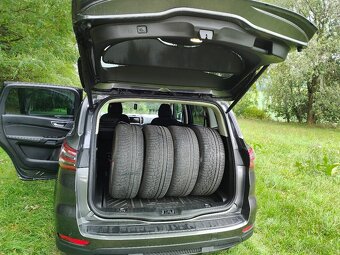 FORD S max benzín 2017 73xxxkm Nová STK - 13