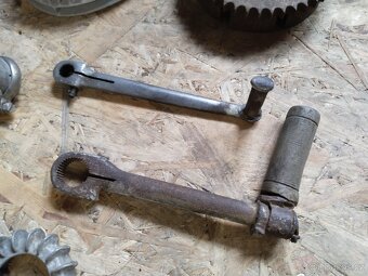 Jawa 250 pérák - díly motoru - 13