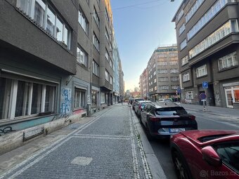 2+kk na Letné, Veverkova - 13