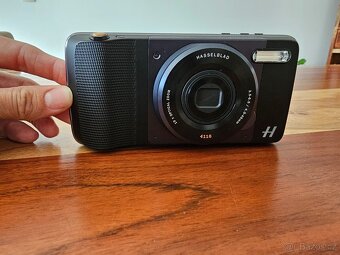 Motorola Moto Z2 Play + Hasselblad True Zoom - 13