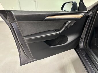 Tesla Model Y Long Range 2021 168 tis. km tažné FSD - 13