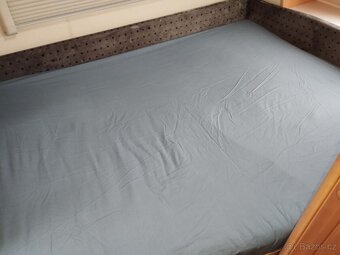 HOBBY 540UFe č.242. Pro 4. Fr. postel. Sprcha. Rok 2006 - 13