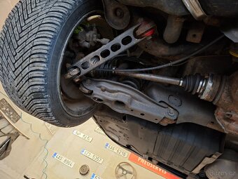 BMW e91 330d 2008 - Na náhradní díly - 13