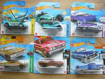 AUTÍČKA HOT WHEELS - 13