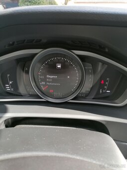 Volvo V40, D3 Cross Country Momentum - 13