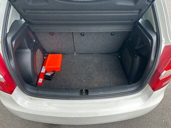 Škoda Fabia 2.generace 1.2 HTP 44kW bílá - 13