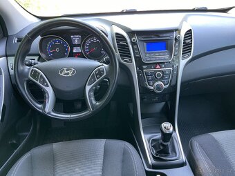 Hyundai i30 combi 1,4 nové v ČR, servis. knížka - 13