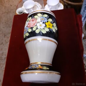 Starožitná váza z mléčného skla - 13